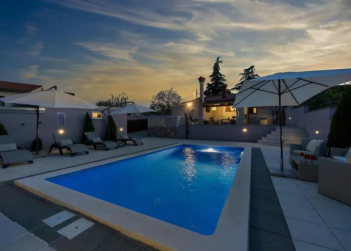 Dana Villa